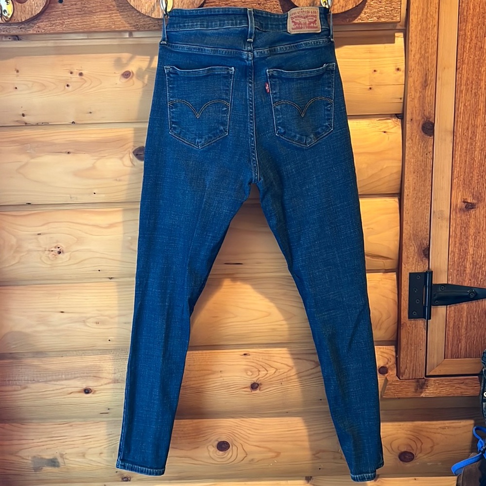 721 Levi’s High Rise